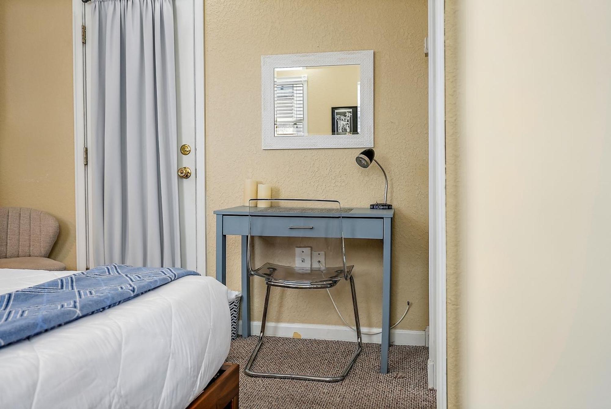 Retro Retreat In Dtsp - Explore The Downtown Area 圣彼得堡 外观 照片